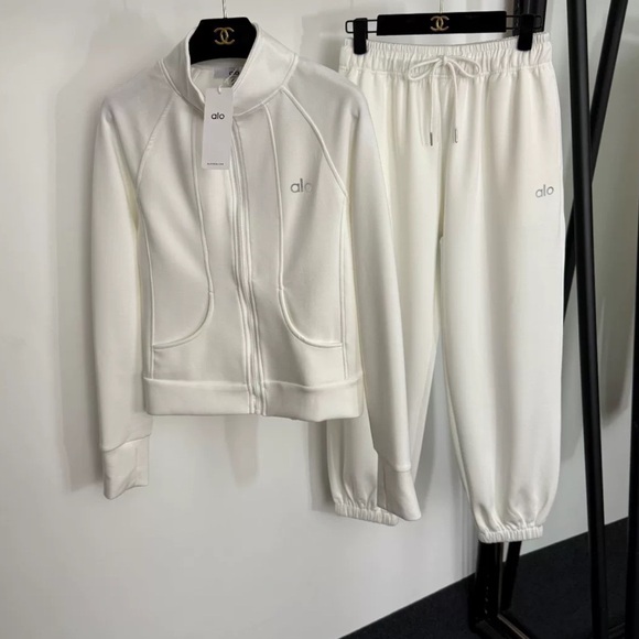 ALO Yoga Women's Cream Track Pants & Jacket Set